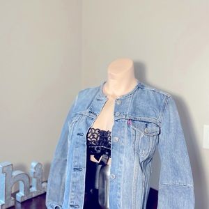 Levi’s collarless trucker in light denim w Frayed Sleeves & Bottom NWT (in bag)